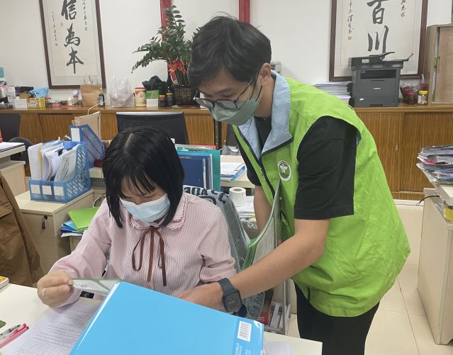 三鄉(xiāng)鎮(zhèn)開展“禁毒防艾進廠企，筑牢拒毒防護墻”宣傳活動圖片1_副本.jpg